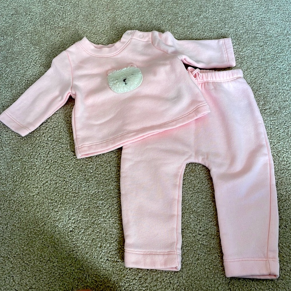 Adorable, baby gap pink sweatsuit
